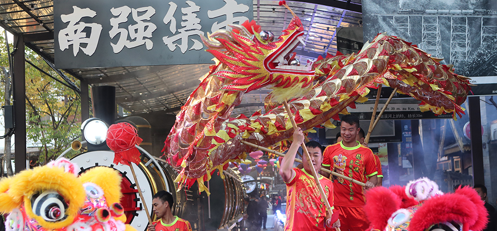 搞活夜经济 昆明南强集市开街