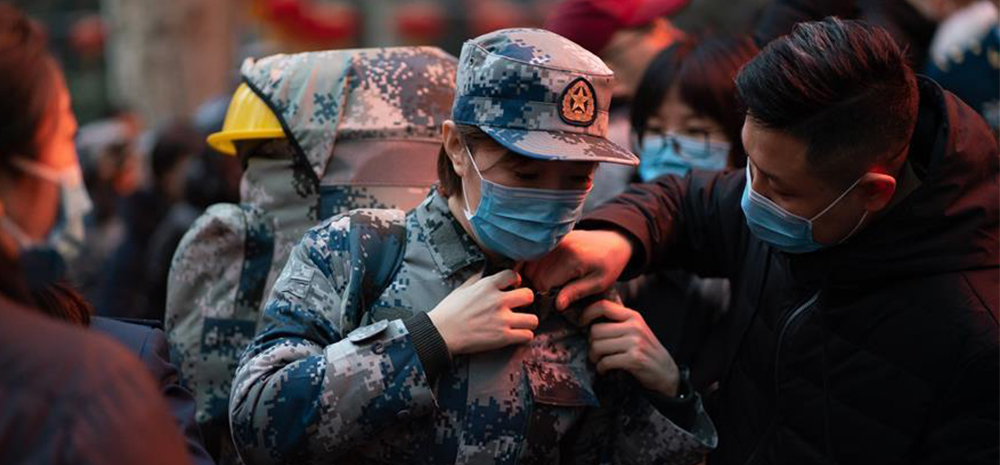 除夕夜，他们这样出征<br>——空军军医大学医疗队出征武汉疫区见闻