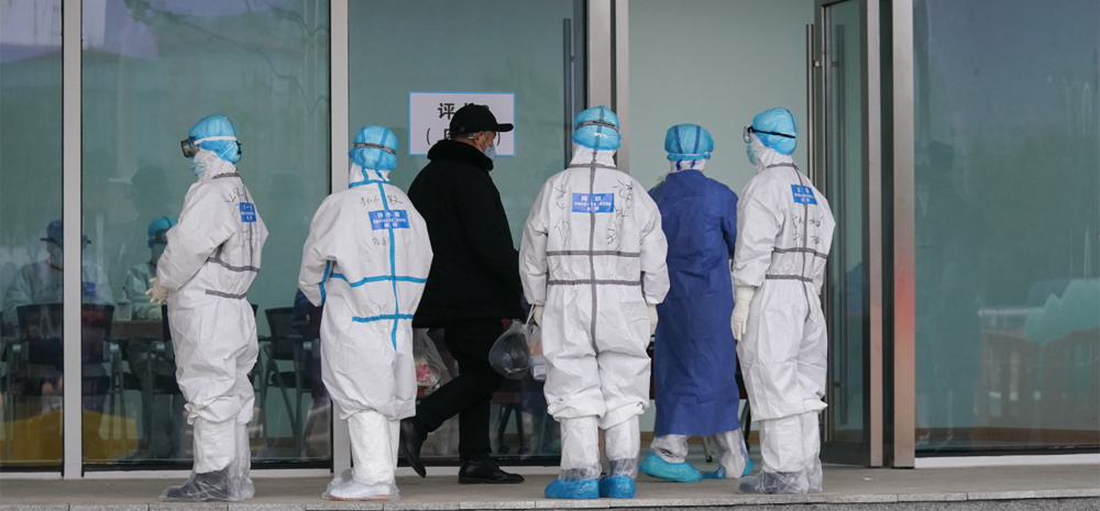 武汉首个以中医为主的方舱医院开始收治病人