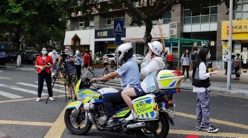 How do Guangdong examinees in quarantine take Gaokao?