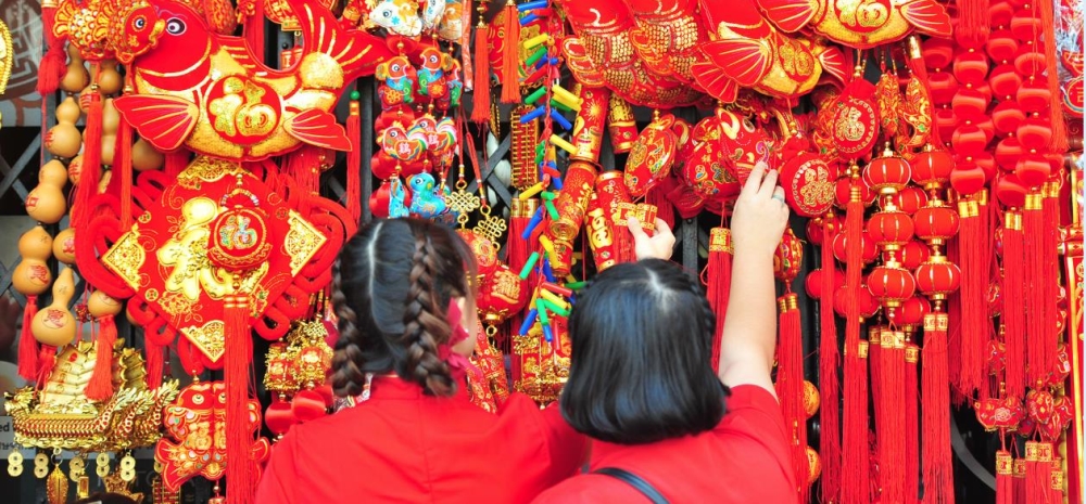 บรรยากาศเทศกาลตรุษจีนในถนนเยาวราช กรุงเทพ เข้มข้นขึ้นเรื่อยๆ