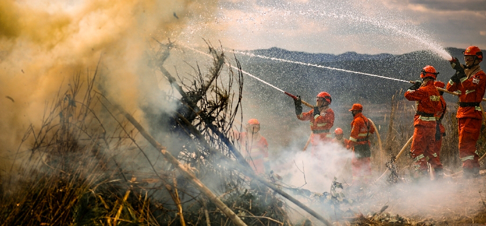 ปฏิบัติการร่วมซ้อมดับเพลิงกรณีไฟไหม้ป่าและทุ่งหญ้ามณฑลยูนนาน
