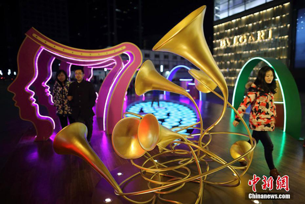 ห้างจีนเนรมิตโลกดนตรีต้อนรับเทศกาลเคริสต์มาส