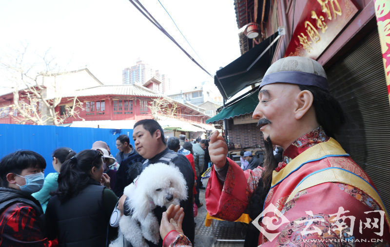 ถนนเก่าคุนหมิงได้ดึงดูดความสนใจจากนักท่องเที่ยวต่างมณฑล