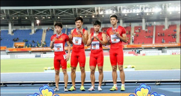 นักกีฬาวิ่งผลัด 4 คูณ 100 เมตรชายของจีนคว้าเหรียญทองแดงจากการแข่งขันวิ่งผลัดโลก