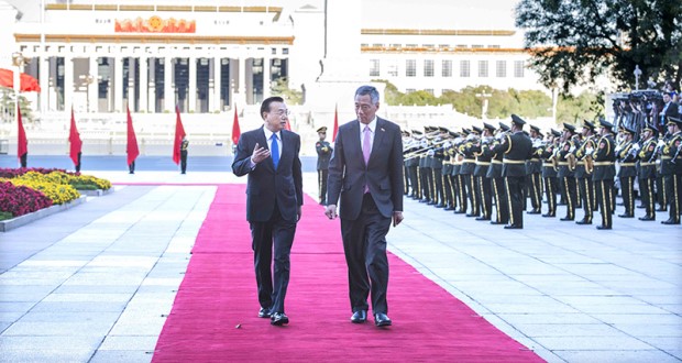 นายกรัฐมนตรีจีนพบกับนายกรัฐมนตรีสิงคโปร์