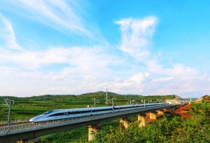 การเดินทางฤดูร้อนครั้งใหญ่ รถไฟยูนนานสามารถขนส่งผู้โดยสาร 12 ล้านคน/ครั้ง เพิ่มขึ้นจากปีก่อน 28.8 เปอร์เซ็นต์